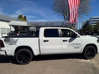 Dodge RAM Laramie Night + Luftfederung + elektr. Trittbretter AHK , Beifahrerdisplay - foto 5