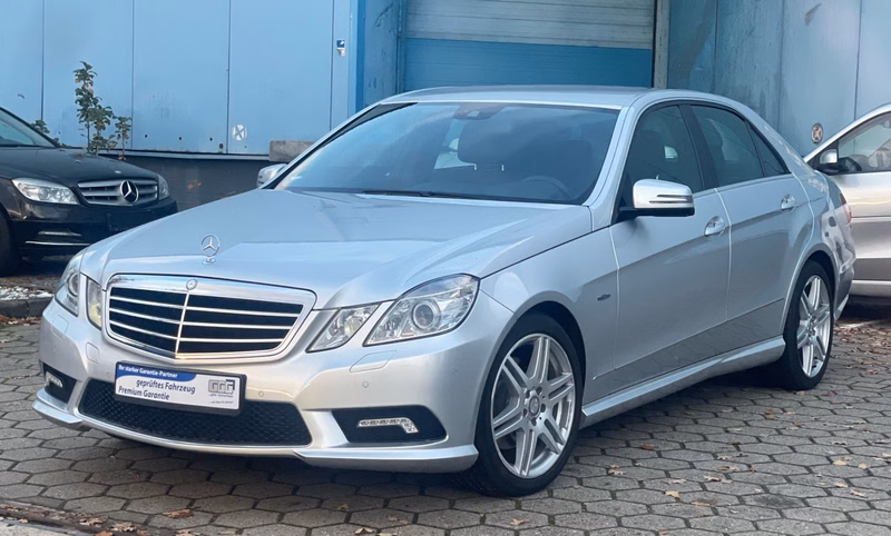 Mercedes-Benz E 200 CDI BlueEfficiency AMG-LINE*BiXENON*NAVI*