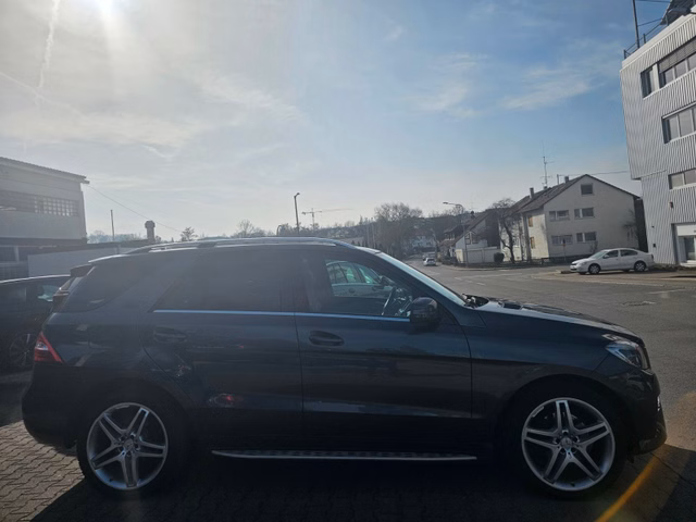 Mercedes-Benz ML 350 CDI BlueTec*AMG PAKET*PANO*AHK*XENON*SHZ - bilder 8