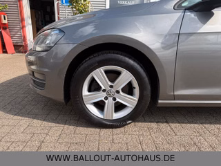 Volkswagen Golf VII Variant*2.HAND*BI-XENON*KLIMA*NAVI*TEMP - bilder 13