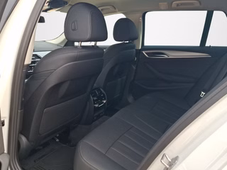 BMW 530 i Touring / AUTOMATIK / NAVI / LED / KAMERA / SITZHEIZUNG - bilder 10