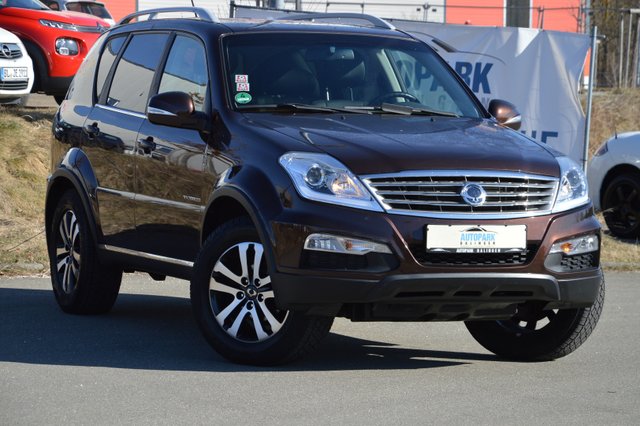 Ssangyong Rexton W 2.0 D 4WD 7-Sitzer SHZ AHK Gebrauchtwagen Kaufen | EZ 03/2014 | Preis 11.990 €