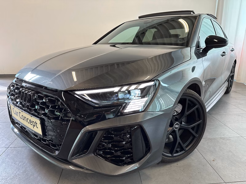 Audi RS3 2.5 TFSI quattro PANO S-ABGAS MATRIX RAUTE