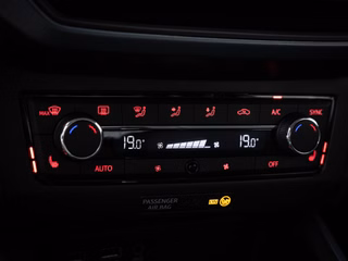 SEAT Arona 1.0 TSI Style NAVI KLIMA SHZ - bilder 2