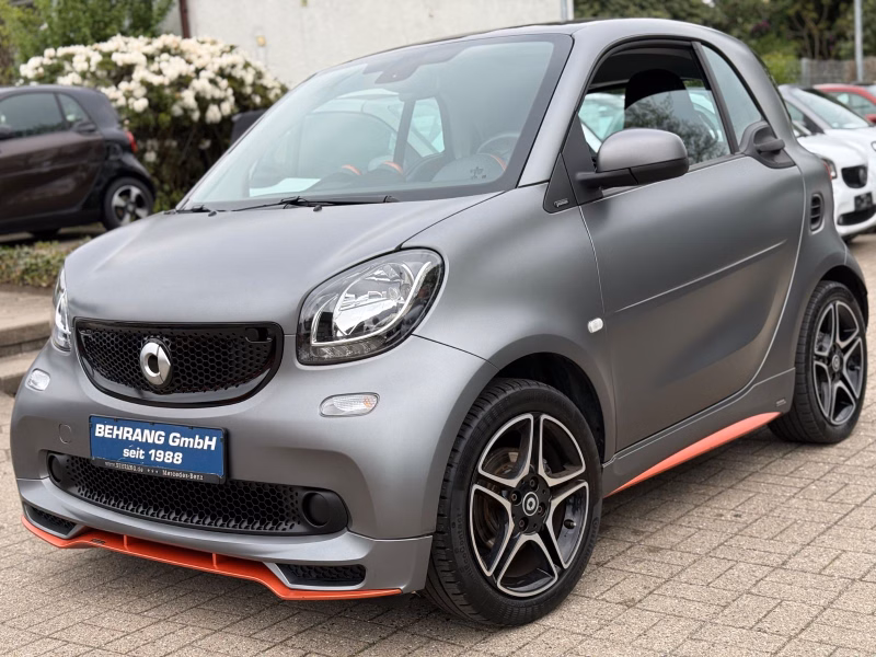 Smart ForTwo*BRABUS*MASERATI*TAILOR-MADE*KAMERA*