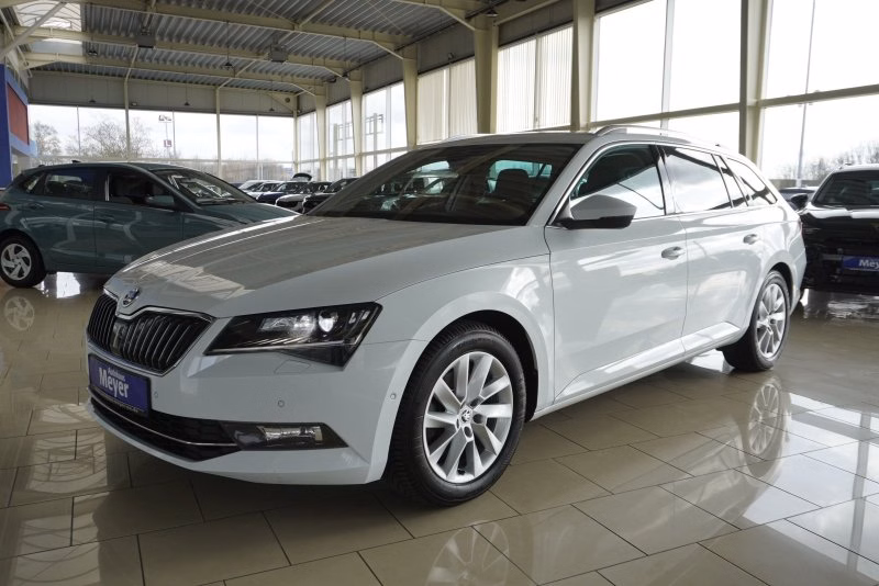 Skoda Superb Combi 1.6TDI DSG Leder/Navi/Kamera/BI-Xenon