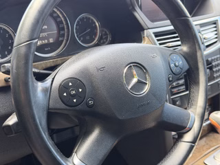 Mercedes-Benz E 200 CGI BlueEfficiency Automatik Navi - bilder 17