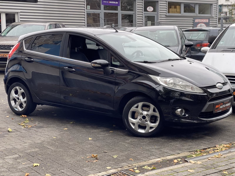 Ford Fiesta Titanium 1.25+ KLIMAAUTO+ TÜV NEU+ SHZ+ E-FENSTER+ MULTI+BLUETOOTH