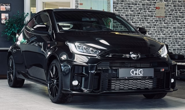 Toyota Yaris GR KAMERA|CARBON|ACC|SHZ|NAVI| Gebrauchtwagen Kaufen | EZ 04/2022 | Preis 31.990 €