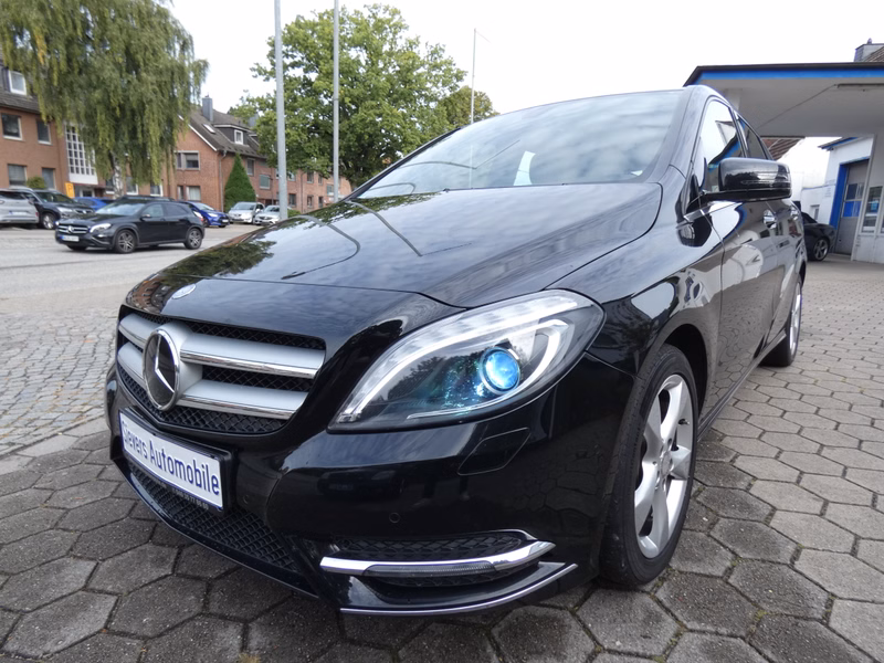 Mercedes-Benz B 200 7G-DCT Sport AHK Navi Bi-Xenon Teilleder