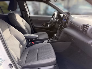 Toyota Yaris Cross Hybrid FWD Teamplayer +Safety- & Winter Paket - bilder 12