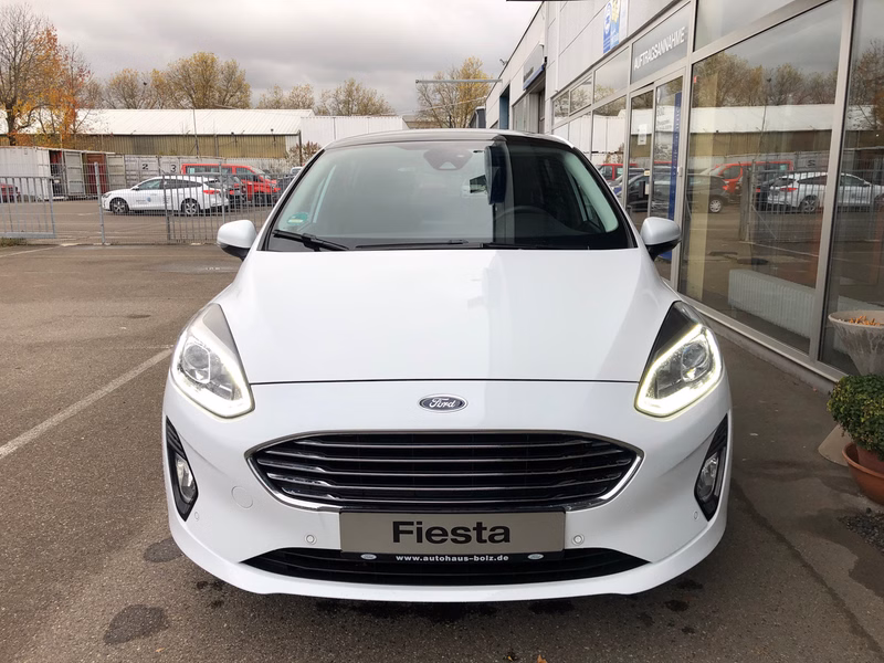 Ford Fiesta Titanium-Pano.Dach-Winter P.-Navi Carpaly-Kamera-Easy Driver-Top