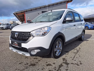 Dacia Lodgy Stepway 1.3TCe LPG |7-SITZ|KAM|AHK|8-FACH Used vehicle for sale | First registration 12/2021 | Price 17.700 €