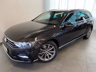 Volkswagen Passat Variant 2.0 TDI DSG R-LINE PANO AHK StHz 18"