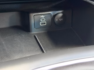 Ford Focus Turnier ST-Line ACC Navi CAM PDC LED - bilder 27