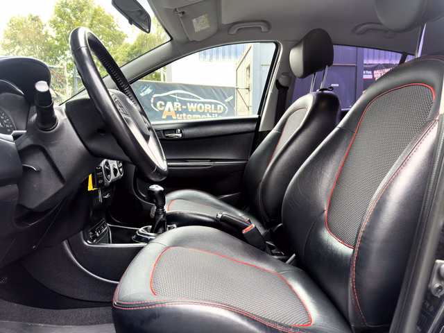 Hyundai i20 Classic NEU TÜV/SHZ/GARANTIE - foto 7