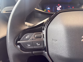 Peugeot 208 Allure Pack  LED ACC CarPlay Virtual - foto 6