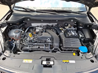 Skoda Karoq 1.5 TSI Sportline DSG / ACC / NAVI / KAMERA / SITZHEIZUNG - bilder 12