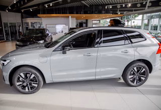 Volvo XC60 T8 Plus Dark AWD Standheizung*ACC*360°Kamera*Sitzheizung vorn&hinten*Lenkradheizung  Recharge Plug-In Hybrid - foto 4