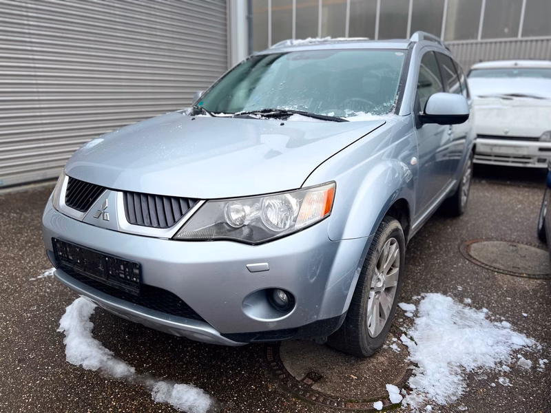 Mitsubishi Outlander 2.2 DI-D Instyle TÜV 03/23 Xenon AHK Keyless Navi Tempo PDC SD Multi FSE