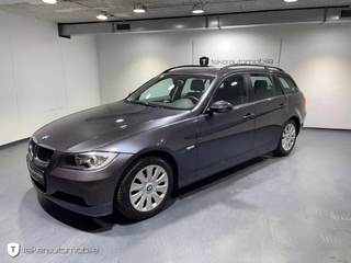 BMW 320i touring *Navigation* - photo 1