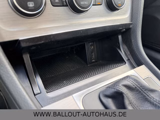 Volkswagen Golf VII Variant*2.HAND*BI-XENON*KLIMA*NAVI*TEMP - bilder 22