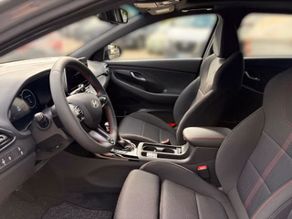 Hyundai i30 N-Line 1.6 T DCT SmartKey Pano-Dach - bilder 6