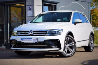Volkswagen Tiguan 2,0 TDI R-Line DSG 1.HD SH Stdhzg 360 Used vehicle for sale | First registration 09/2017 | Price 25.990 €