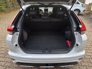 Mitsubishi Eclipse Cross/Plus Select Black Hybrid 4WD - foto 13