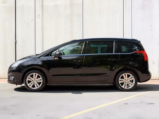Peugeot 5008 Platinum  1. Hand Panorama Dach Klima - bilder 30