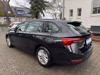Skoda Octavia Combi Ambition - foto 8