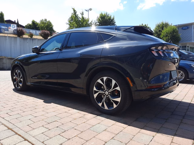 Ford Mustang Mach-E AWD ExtendedRange+NAVI+PANO+ACC+KAMERA+PDC - bilder 3
