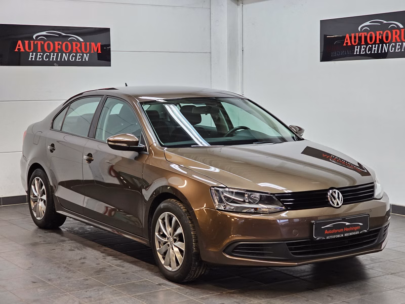 Volkswagen Jetta VI AHK PDC