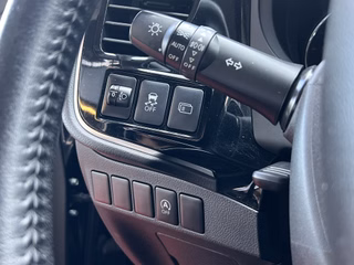 Mitsubishi Outlander Plus 2,2DI-D LED/TEMP/KAM/SHZ/ - foto 24