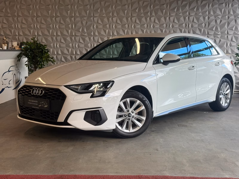Audi A3 Sportback TFSI CARPLAY-NAVI KAM VRT-COCKPIT