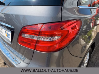 Mercedes-Benz B 180 CDI*2.HAND*KLIMA*NAVI*TEMP*AHK*SHZ*BT*PDC* - bilder 9