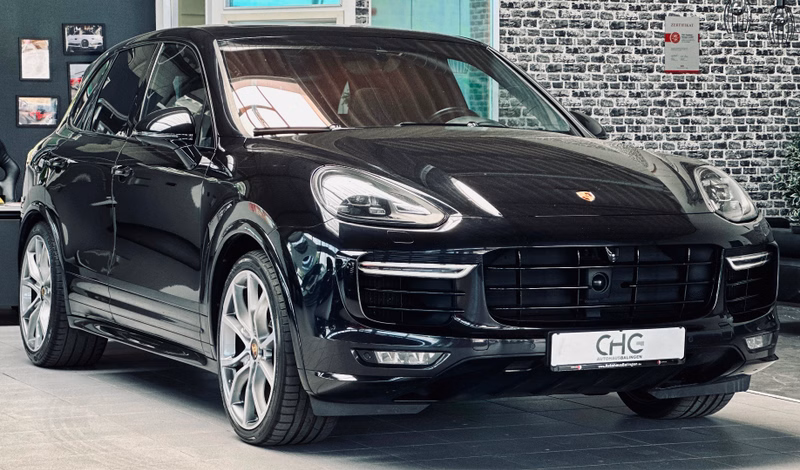 Porsche Cayenne Turbo S BURMESTER|PANO|CARBON|FONDTV|VOLL