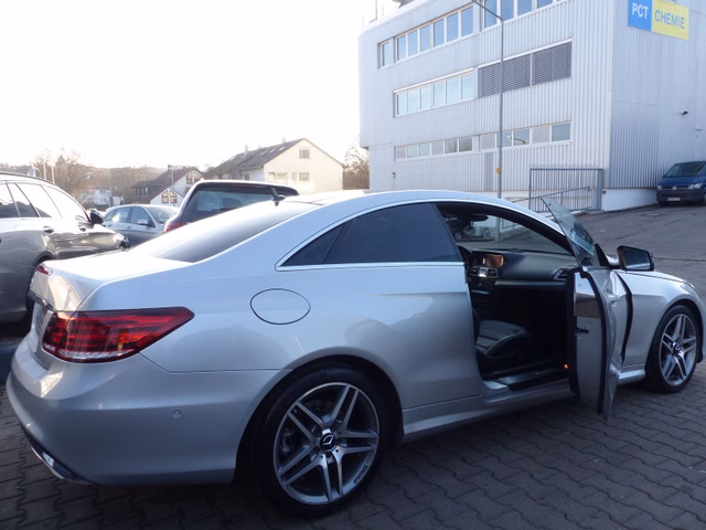 Mercedes-Benz E 200 E Coupe Automatik*LEDER*PANO*AMG PAKET*LED - photo 8