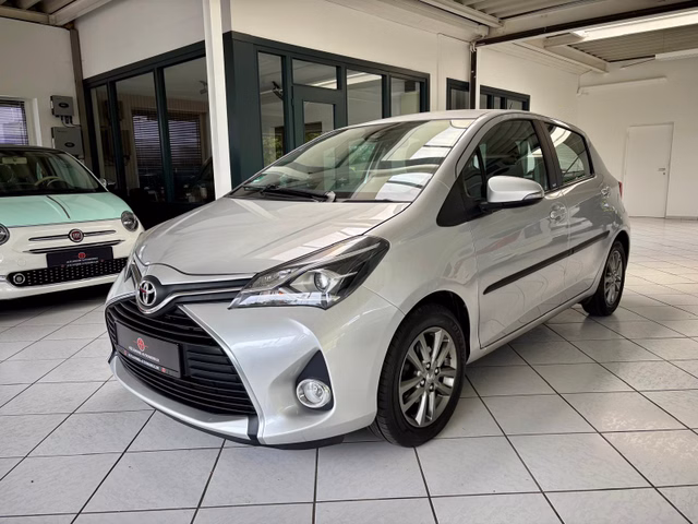 Toyota Yaris Edition-S 1,3l Aut. Kamera Bluetooth Gebrauchtwagen Kaufen | EZ 03/2017 | Preis 10.699 €