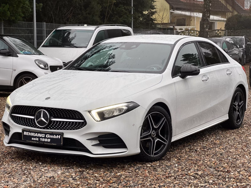 Mercedes-Benz A180d AMG LINIE *LED*AMBIENTE*NAVI*KAMERA*