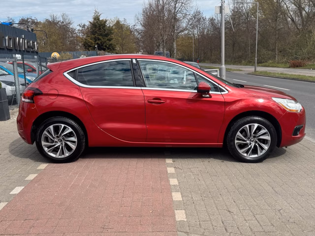 Citroën DS4 SoChic 1.6HDI*Aut.*Klima*Temp.*PDC*Massage* - foto 4