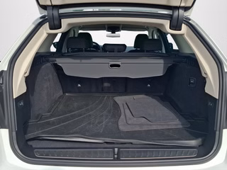 BMW 530 i Touring / AUTOMATIK / NAVI / LED / KAMERA / SITZHEIZUNG - bilder 11
