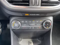 Ford Fiesta 1.0 l EcoBoost Hybrid (MHEV) ST-Line X NAVI/DAB/RFK SICHERHEITS/WINTER-PAKET ADAPTIVE LED-SCHEINWERFER KLIMAAUTOMATIK TEMPOMAT - foto 5