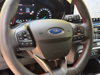 Ford Focus Turnier ST-Line ACC Navi CAM PDC LED - bilder 15