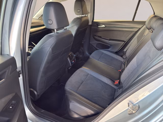 Volkswagen Golf VIII 2.0 TDi Autom Style LED Kamera Virtual ACC - photo 9