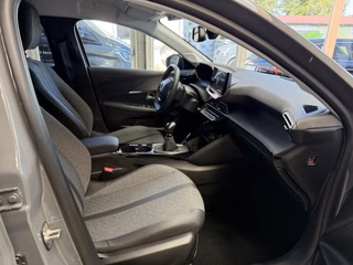 Peugeot 208 Allure  LED ACC CarPlay Kamera Virtual - bilder 1