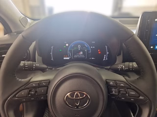 Toyota Yaris Hybrid Teamplayer +Safety- & Comfort Paket - foto 18