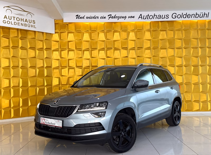 Skoda Karoq  ACC AUTOMATIK NAVI PANO AHK