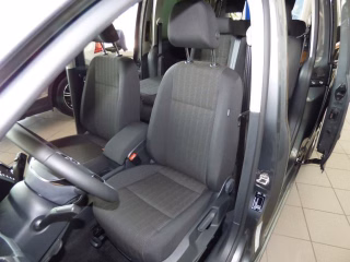 Volkswagen Caddy Maxi Comfortline 7-Sitzer Motor: 2,0 l TDI EU6 SCR BlueMotion Technology 110 kW Getriebe: 6-Gang-Schaltgetriebe Radstand: 3006 mm