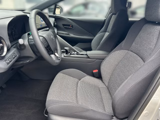 Toyota C-HR Hybrid FWD Team Deutschland 1.8L +Technik Paket - bilder 10